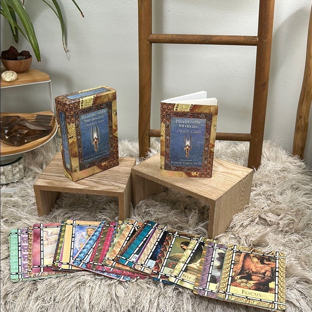 Doreen Virtue Healing W/The Angels 
Oracle Cards‎ 44 Card Deck & Guidebook 1999